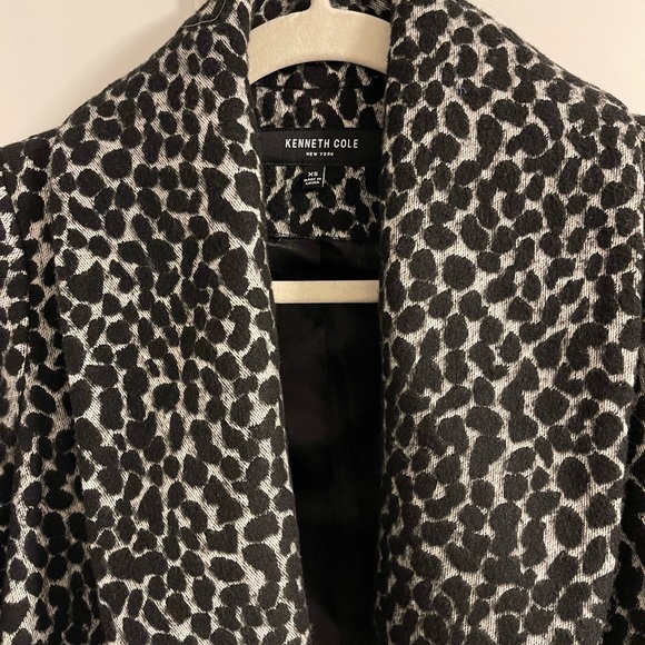 KENNETH COLE Coat - Picture 3 of 8